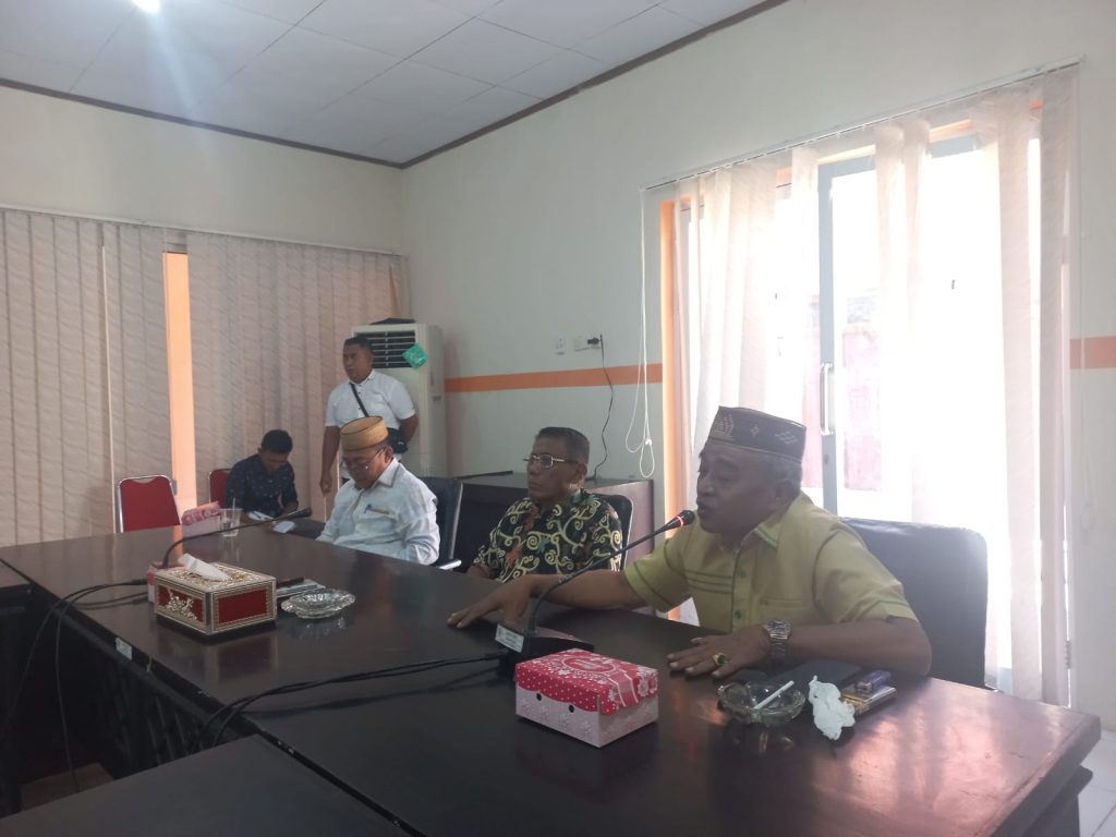 DPRD Pohuwato Menyoroti Insentif Para Imam Yang Dipangkas