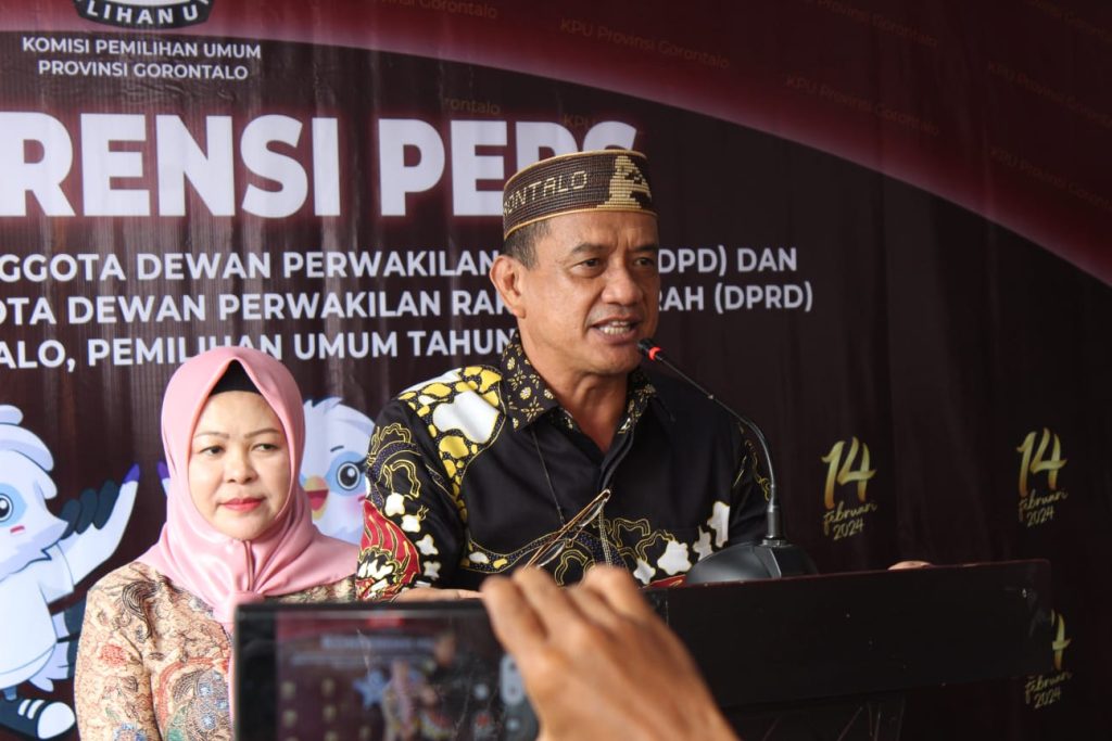 Bersama Ratusan Simpatisan, Syarif Resmi Mendaftar ke KPU Gorontalo