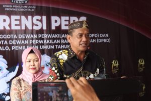 Bersama Ratusan Simpatisan, Syarif Resmi Mendaftar ke KPU Gorontalo