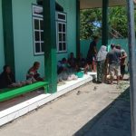 Foto : Suasana Penyerahaan daging Kurban untuk Jama'ah Masjid An'Nida Desa Sipayo. (Foto : Hitler).