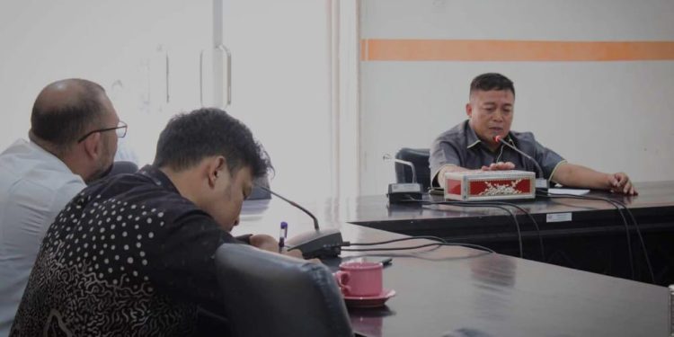 DPRD Pohuwato, Komisi II Melakukan Mediasi Nasabah dan Pihak Bank