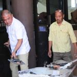 Ketua DPRD Pohuwato, Nasir Giasi Bersama ASN DPRD Melakaukan Pembersihan Kantor Pasca Kericuhan 21 September 2023