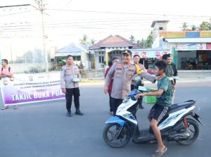 Berbagi Berkah Ramadhan, Kapolres Pohuwato Dan AJP-SMSI Bagi-Bagi Takjil