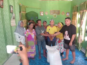 Pemilik Lahan Beri Santunan Kepada Korban Longsor Tambang Dengilo