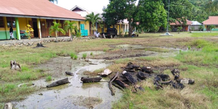 SMP Negeri 1 Wanggarasi Tergenang Air dan Rusak Parah, DPRD Pohuwato Janjikan Perbaikan pada APBD 2025