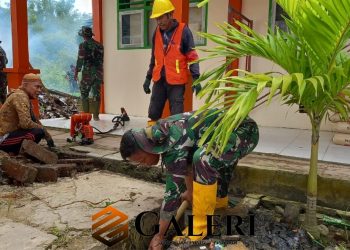 Pani Gold Project dan TNI Bersama Warga Bersihkan Sekolah dan Puskesmas di Hulawa
