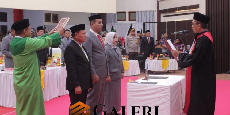 Tongkat Estafet Pimpinan DPRD Pohuwato Beralih ke Beni Nento