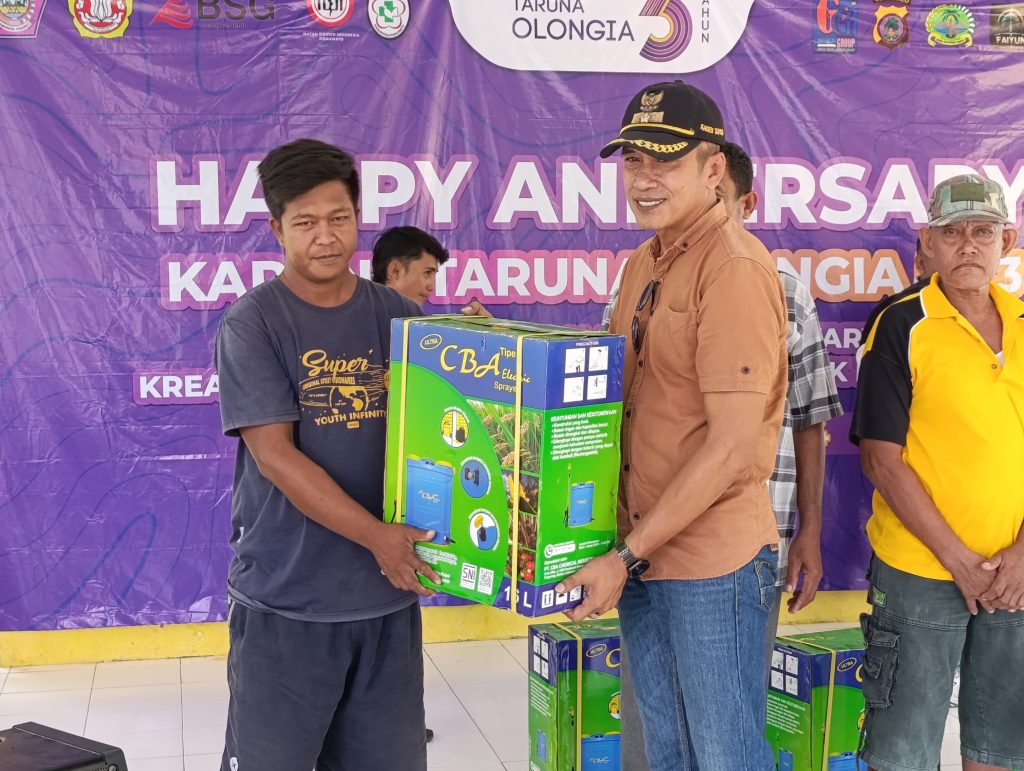 Meriah!! di Happy Anniversary KT Olongia, Pemdes Sipayo Serahkan 48 Alsintan Ke Petani Aktif 