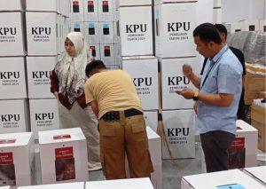 Yolanda Harun Pimpin Pengawasan Penyortiran Logistik di KPU Pohuwato