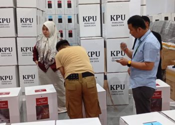 Yolanda Harun Pimpin Pengawasan Penyortiran Logistik di KPU Pohuwato