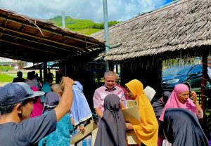 Warga Desa Lito Ke Syarif Mbuinga : Pertama Kali Ada Anggota DPD RI Yang Berkunjung