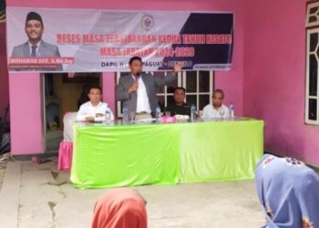 Mohamad Afif  Berikan Bantuan Langsung untuk Pembangunan Plat Deker di Desa Buhu Jaya