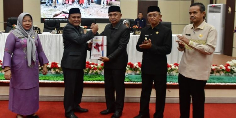 Paripurna DPRD Bahas Ranperda Pertanggungjawaban APBD Pohuwato 2024
