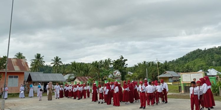 Guru-Guru Antusias Mengikuti Pelatihan Oleh Pengajar Merdeka Pohuwato