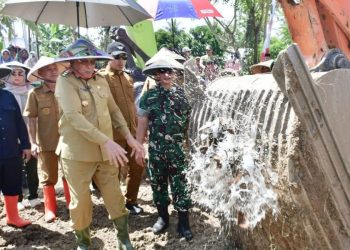 Ketua DPRD Pohuwato Ikut Resmikan Proyek Strategis Percetakan Sawah di Manunggal Karya