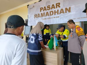 Masyarakat Lingkar Tambang Antusias Mengikuti Pasar Murah Ramadan Tambang Emas Pani