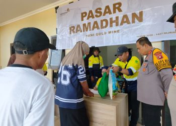 Masyarakat Lingkar Tambang Antusias Mengikuti Pasar Murah Ramadan Tambang Emas Pani