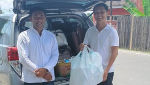Christian Community di Tambang Emas Pani Salurkan Bingkisan di Momen Paskah